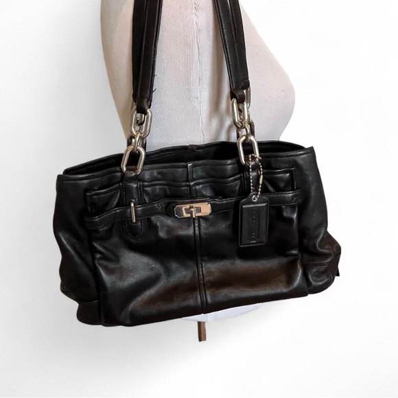 Coach vintage black Leather shoulder Bag with silver turn lock hardware tag - Picture 1 of 6